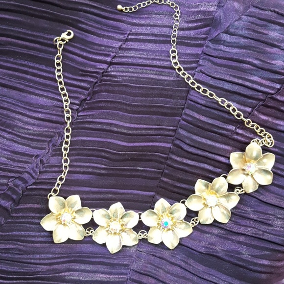 Gold Flower Statement Necklace Adjustable 17"-20" - Picture 2 of 4